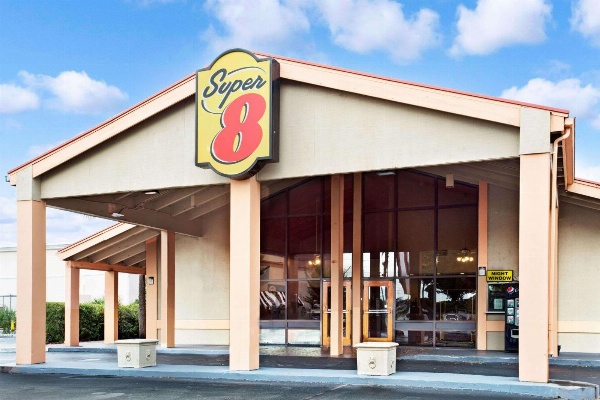 Super 8 By Wyndham Kissimmee Maingate Orlando Area image 1